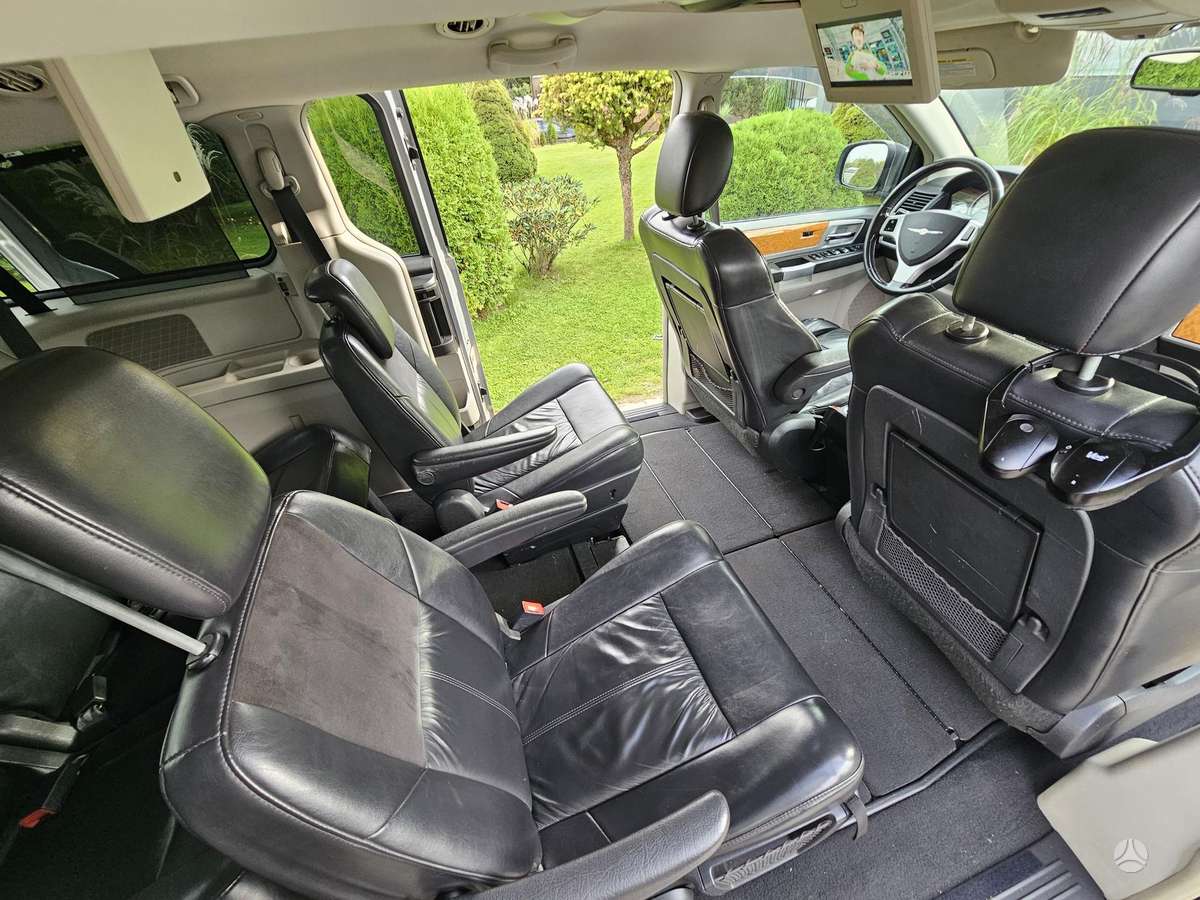 Chrysler Grand 2009 — photo 26