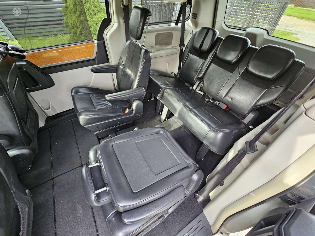 Chrysler Grand 2009 — photo 29
