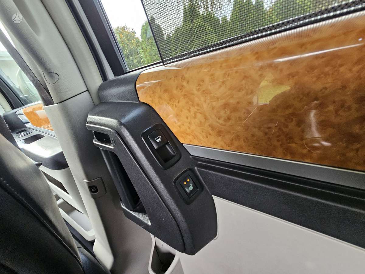Chrysler Grand 2009 — photo 32