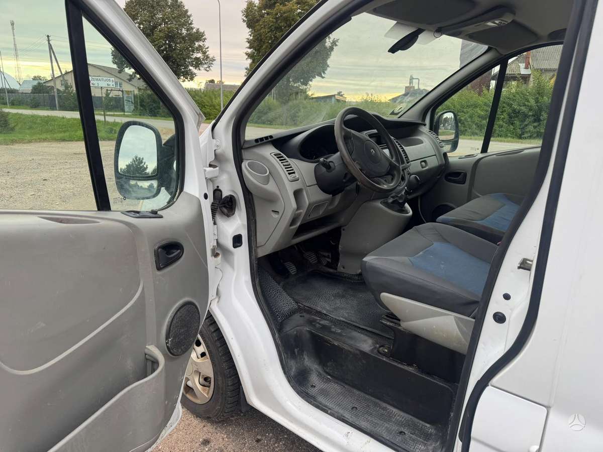 Renault Trafic 2014 — photo 10