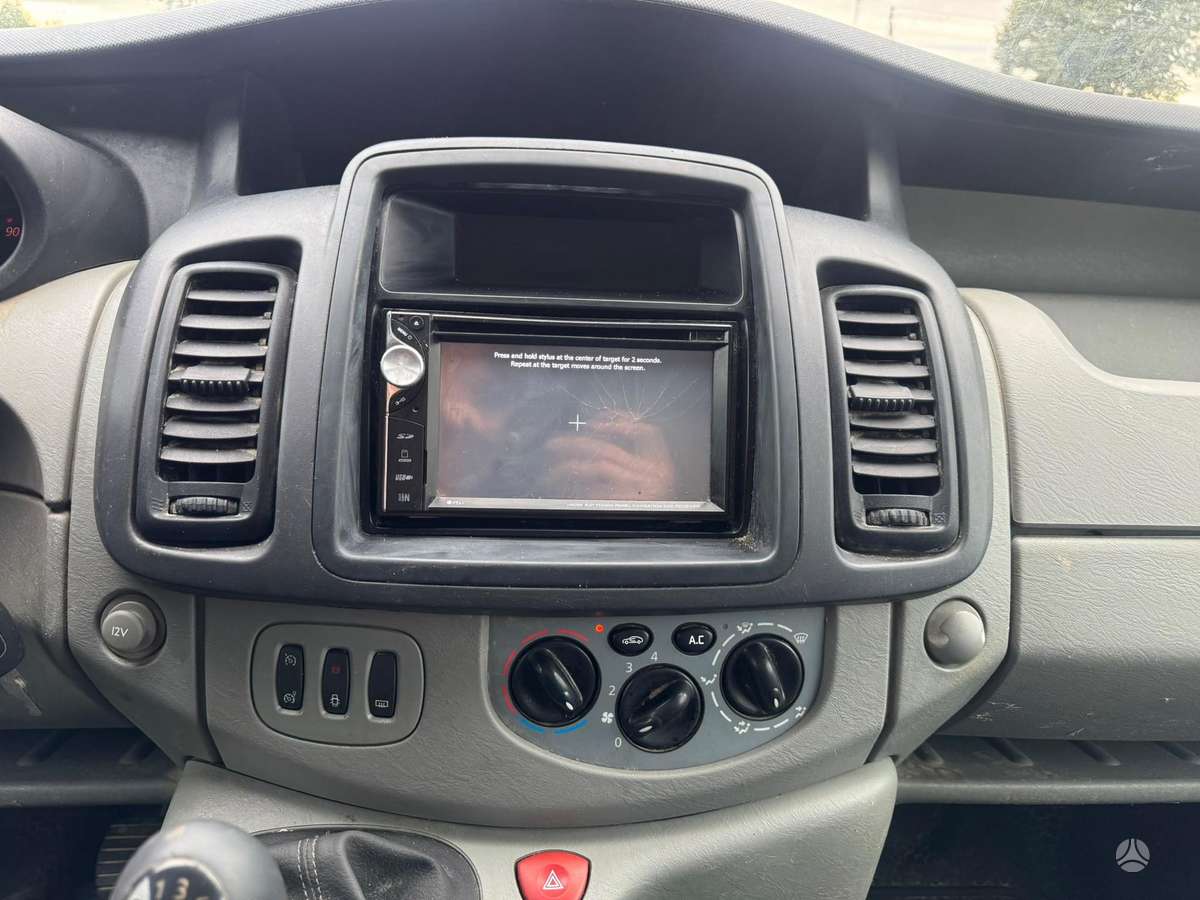 Renault Trafic 2014 — photo 12