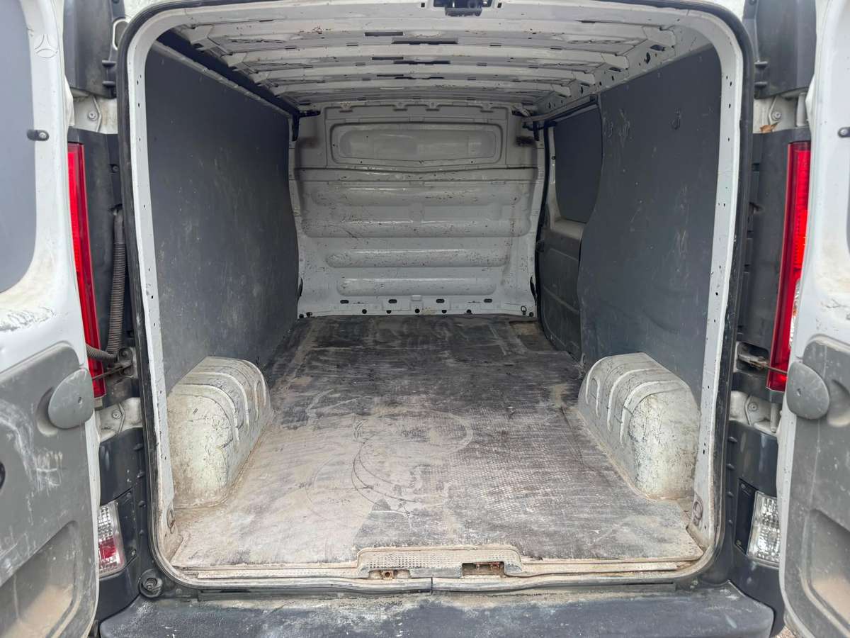 Renault Trafic 2014 — photo 7