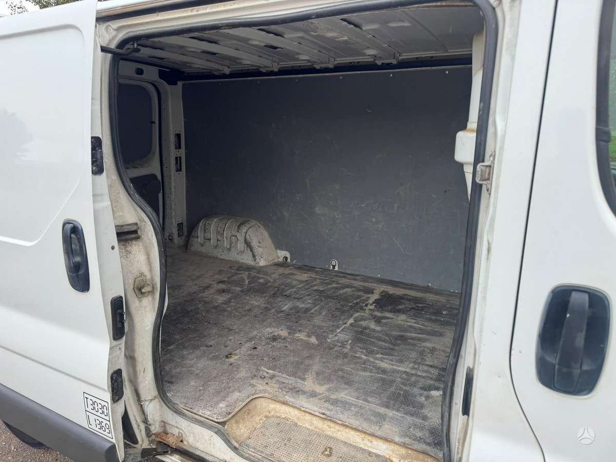Renault Trafic 2014 — photo 8