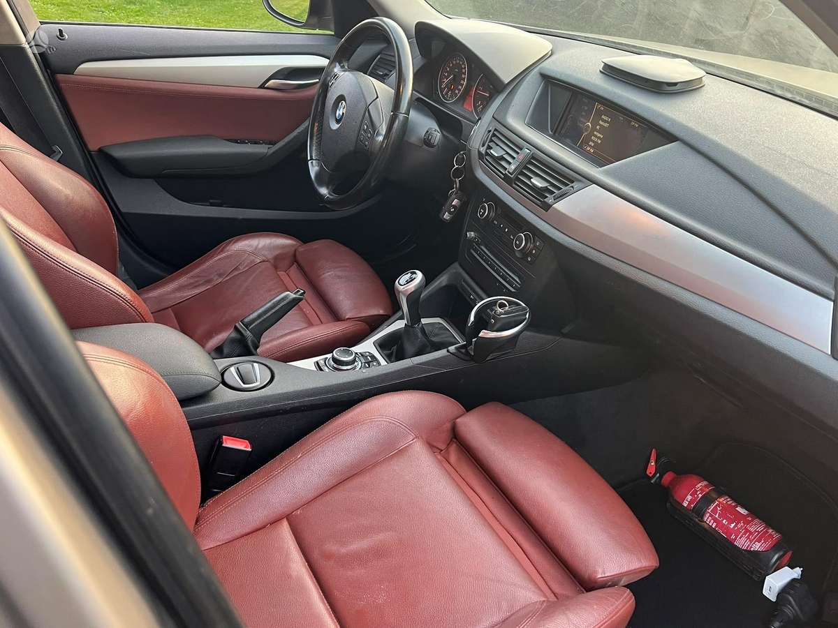 BMW X1 2011 — photo 10