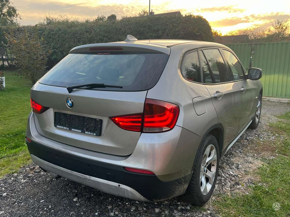 BMW X1 2011 — interior