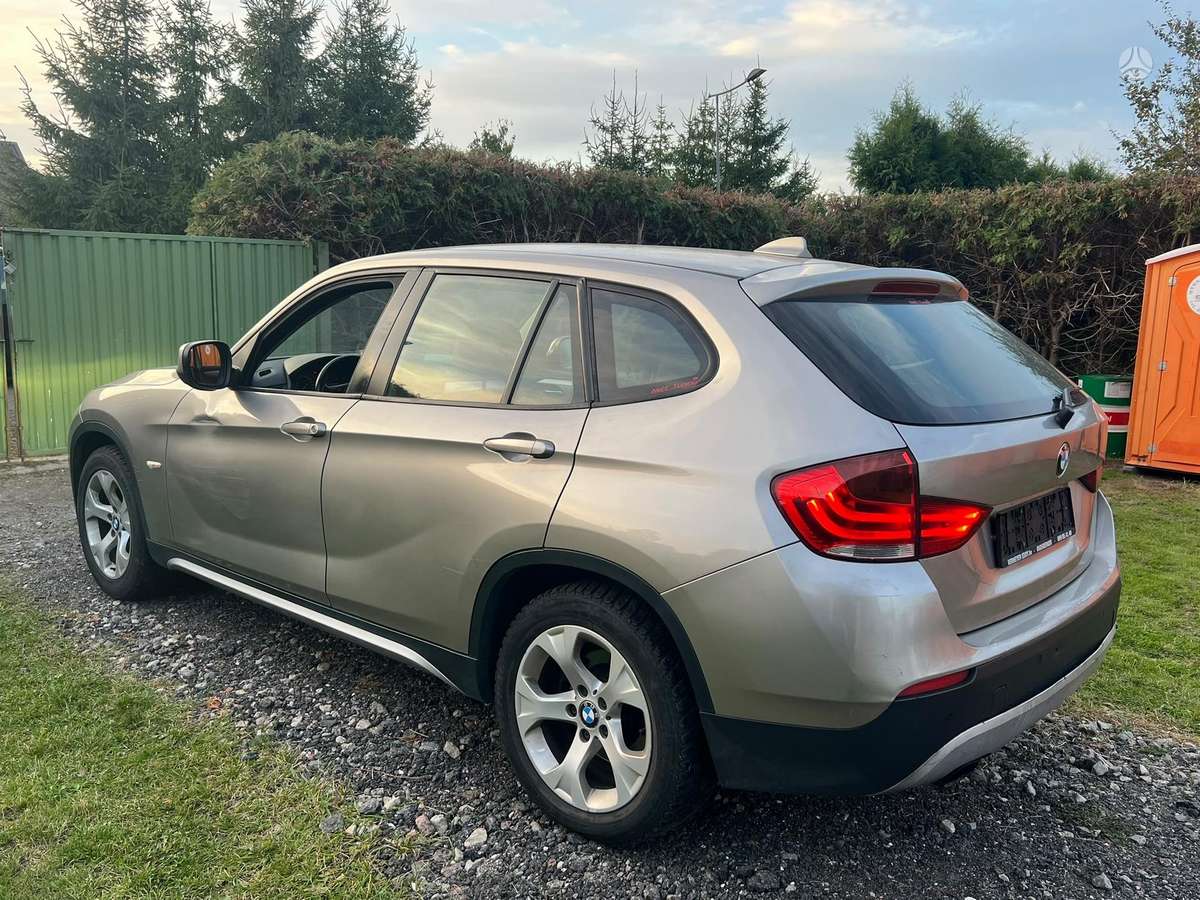 BMW X1 2011 — photo 7