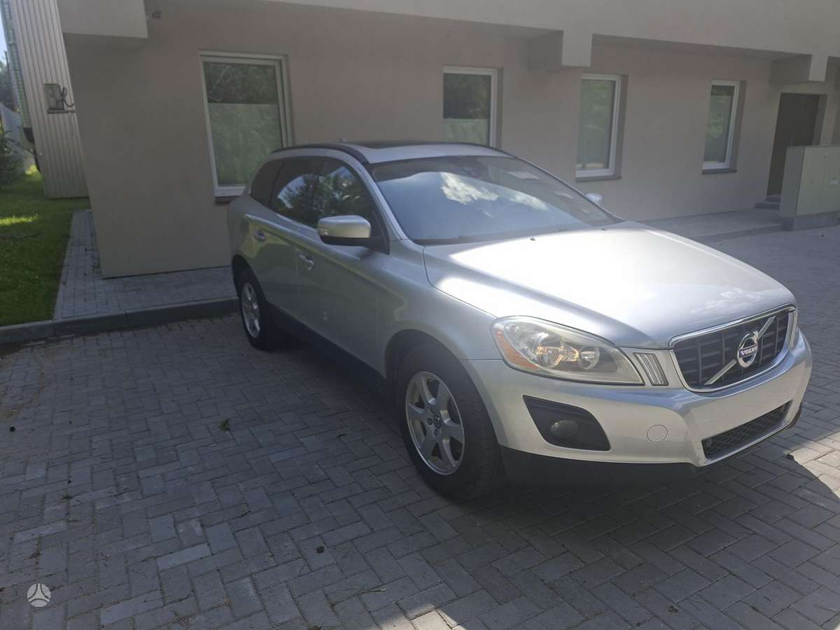 Volvo XC60 2010 — вигляд ззаду