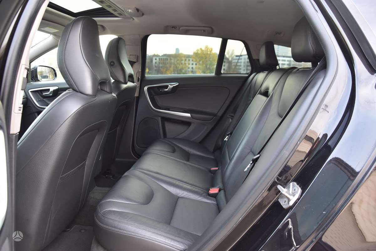 Volvo V60 2014 — photo 11