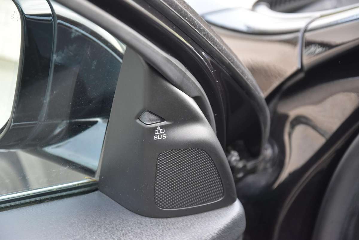 Volvo V60 2014 — photo 13