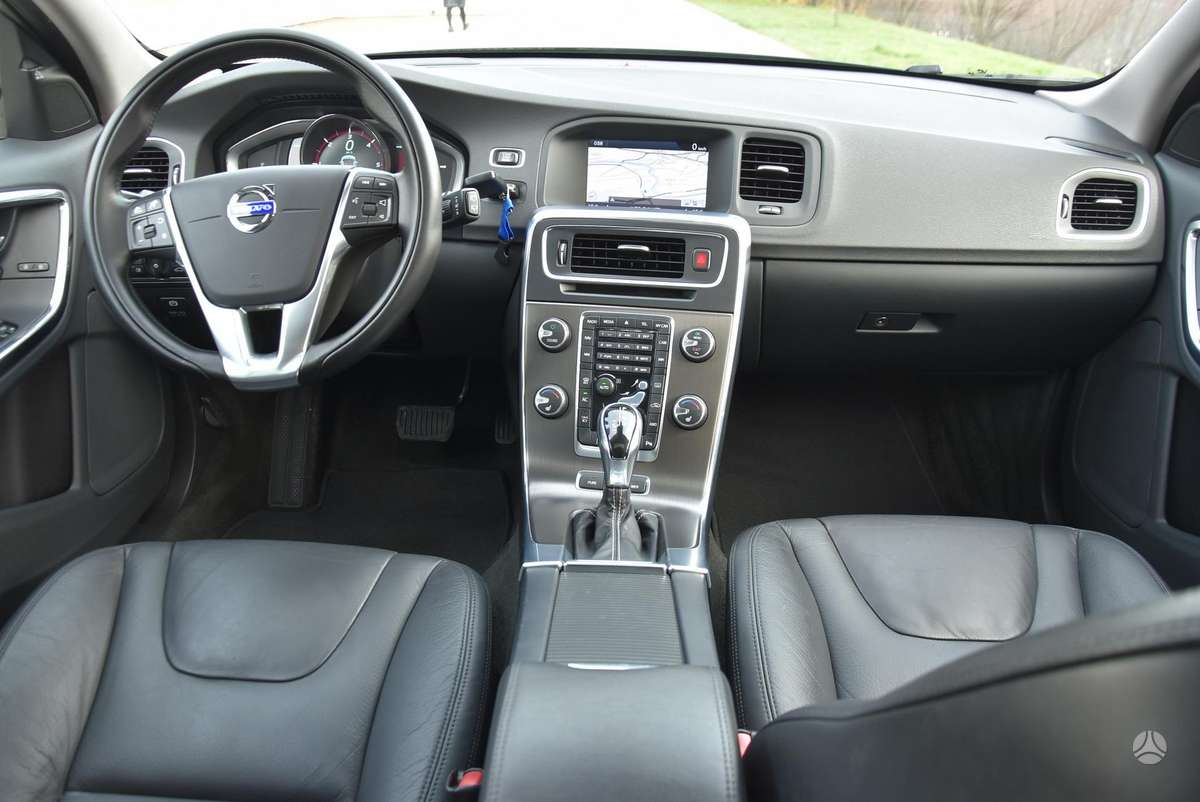 Volvo V60 2014 — photo 14