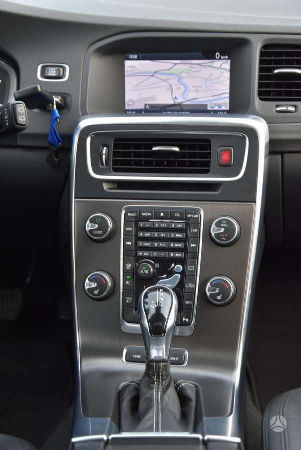 Volvo V60 2014 — photo 15