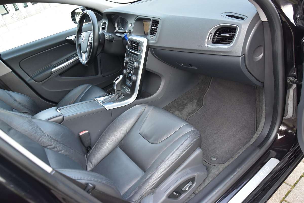 Volvo V60 2014 — photo 19