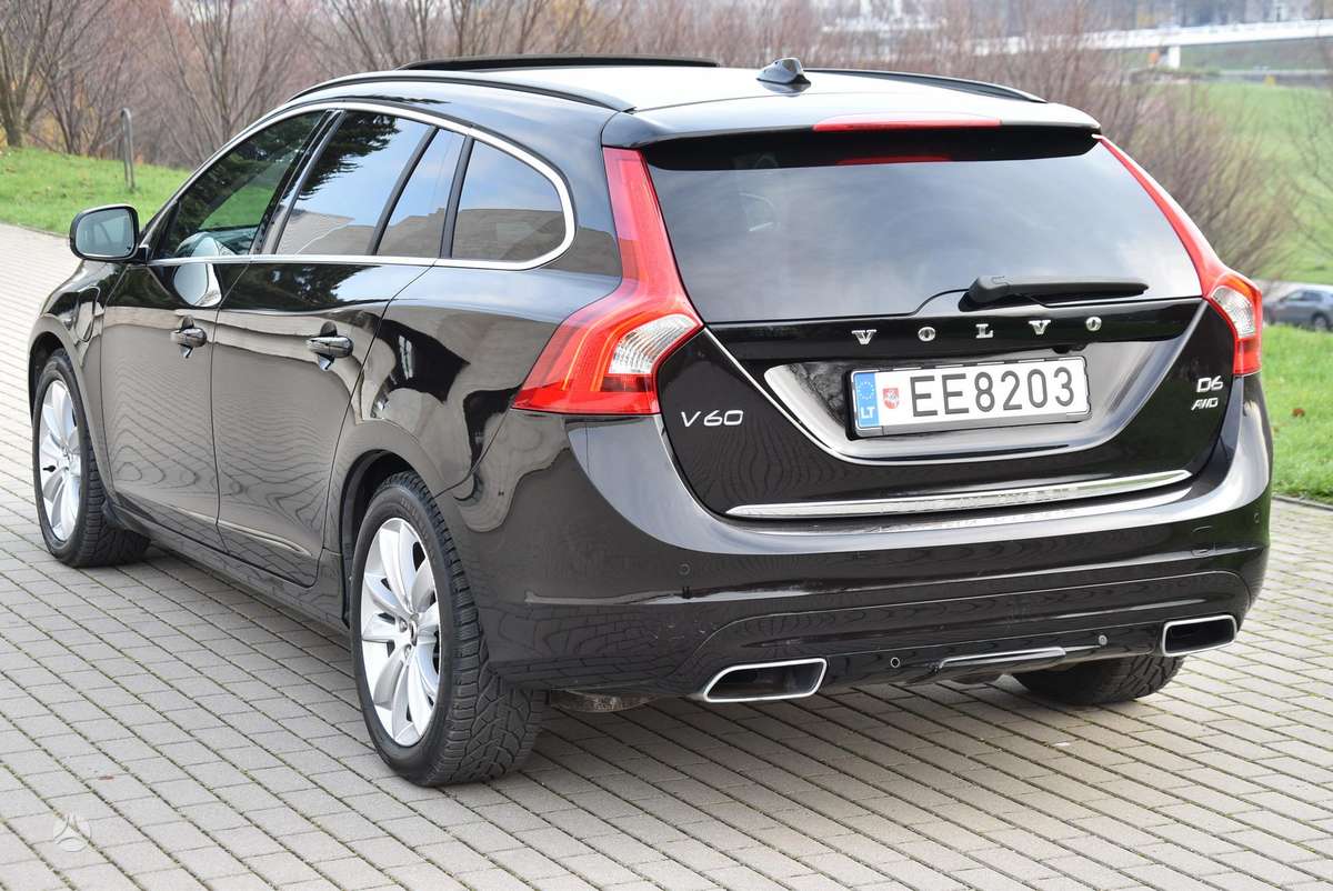 Volvo V60 2014 — rear view