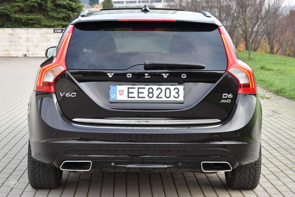 Volvo V60 2014 — interior