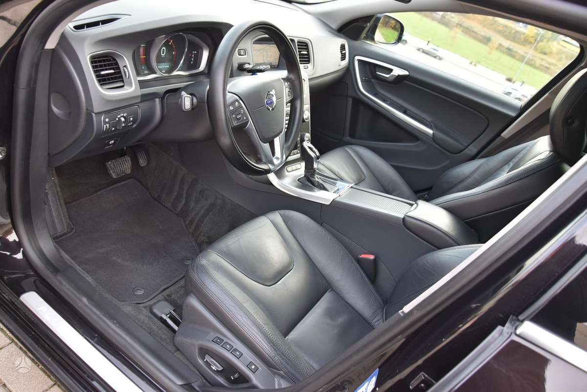 Volvo V60 2014 — photo 9
