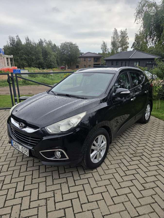 Hyundai ix35 2012 — engine 1995 cm³, 184 HP (135kW)