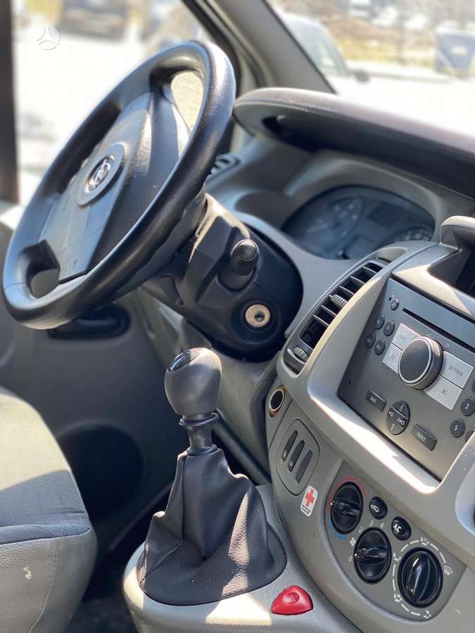 Opel Vivaro 2007 — photo 7
