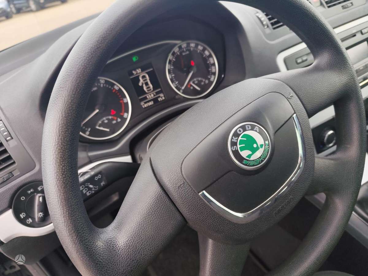 Skoda Octavia 2011 — photo 14