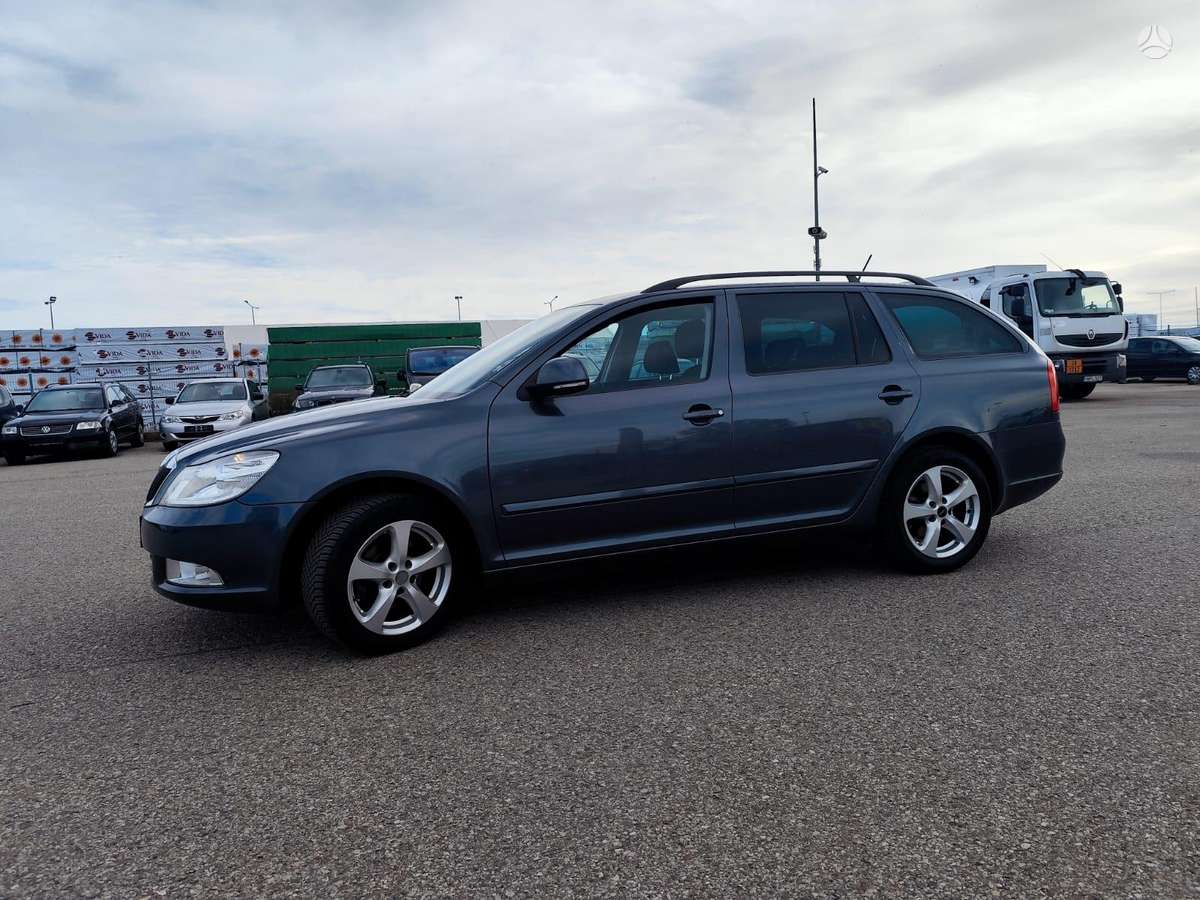 Skoda Octavia 2011 — photo 16