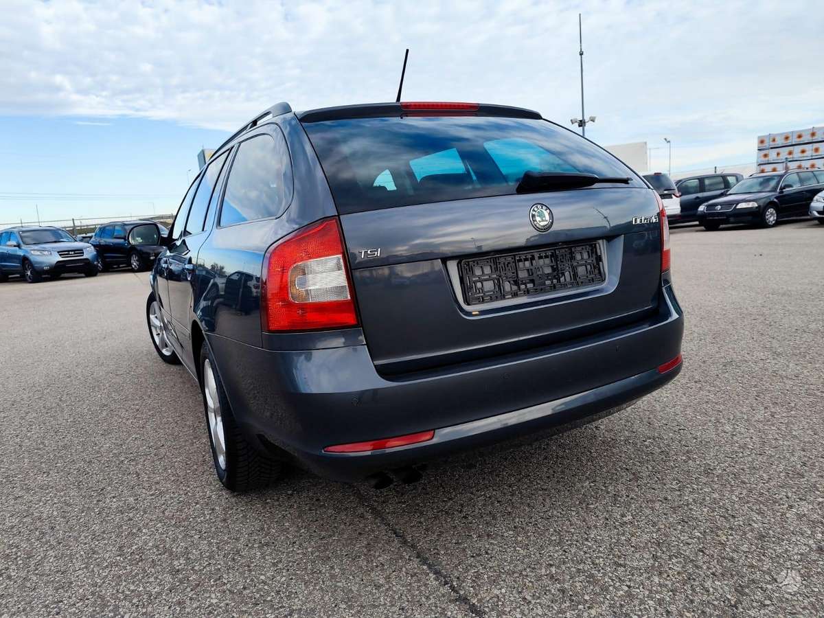 Skoda Octavia 2011 — engine 1390 cm³, 122 HP (90kW)