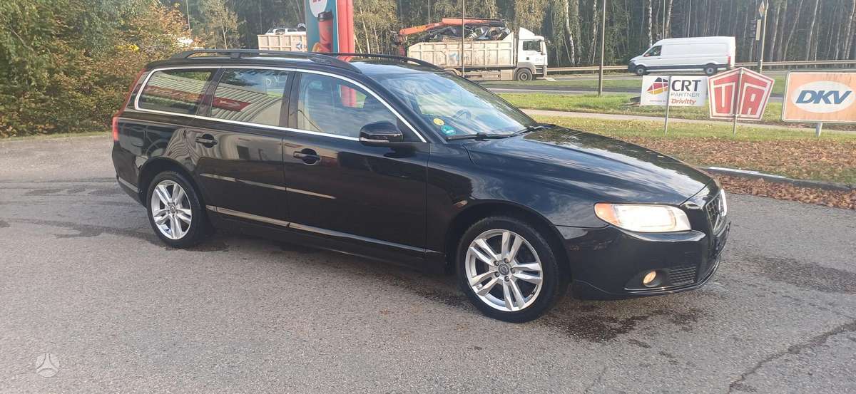 Volvo V70 2013 — interior