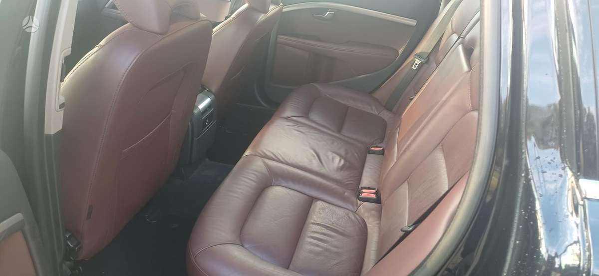 Volvo V70 2013 — photo 9