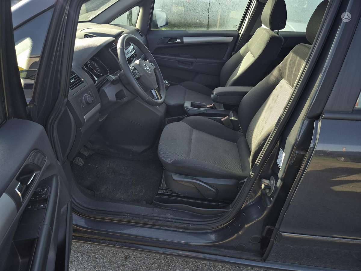 Opel Zafira 2014 — фото 12