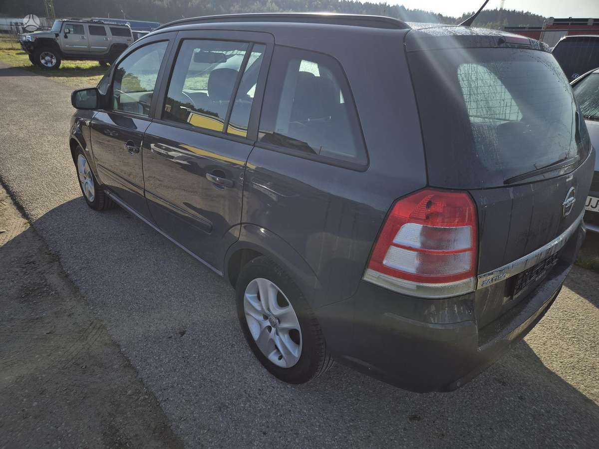 Opel Zafira 2014 — фото 6