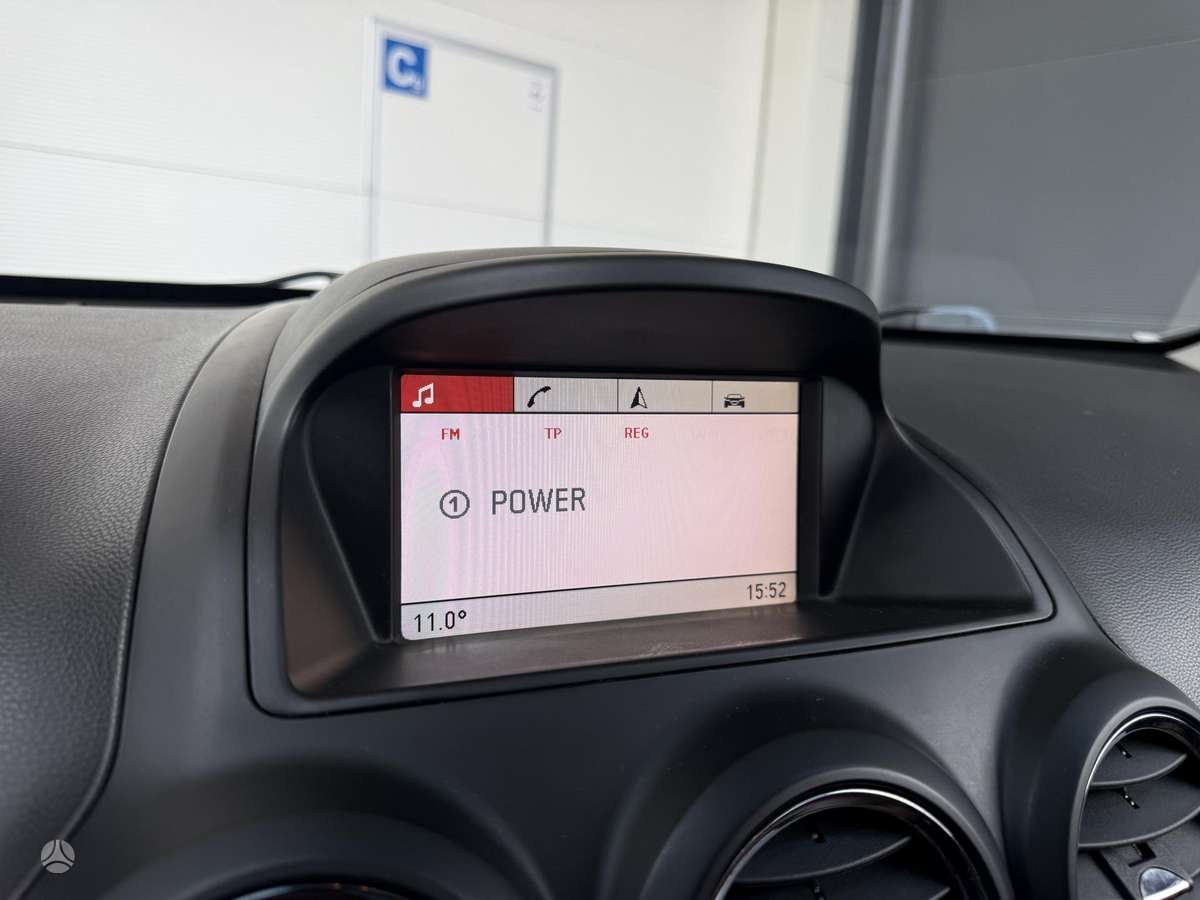 Opel Antara 2011 — photo 12