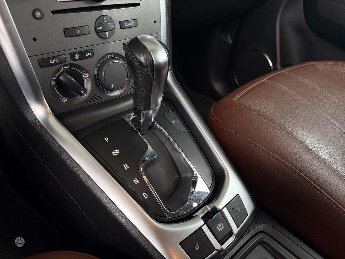 Opel Antara 2011 — photo 14