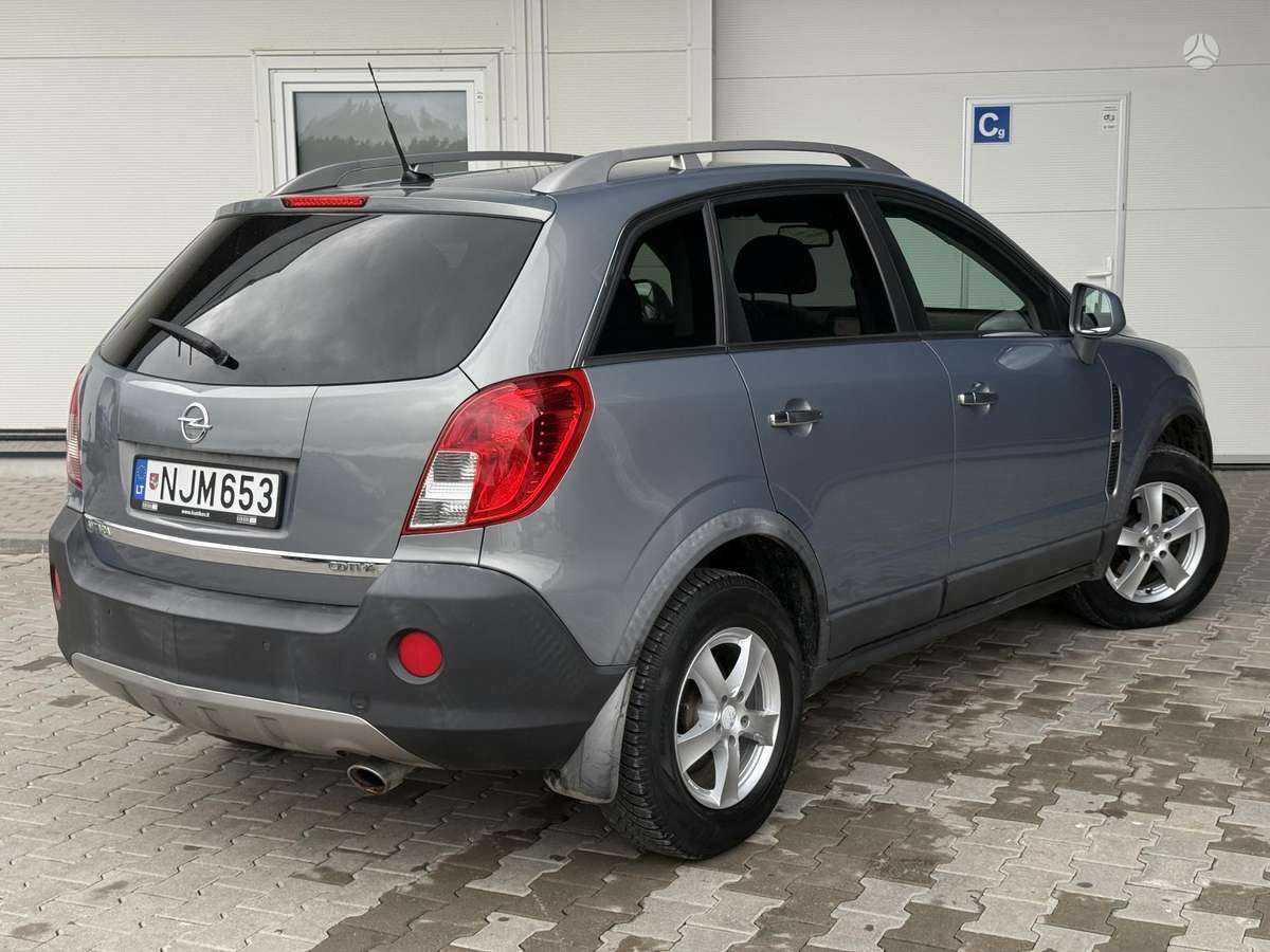 Opel Antara 2011 — interior