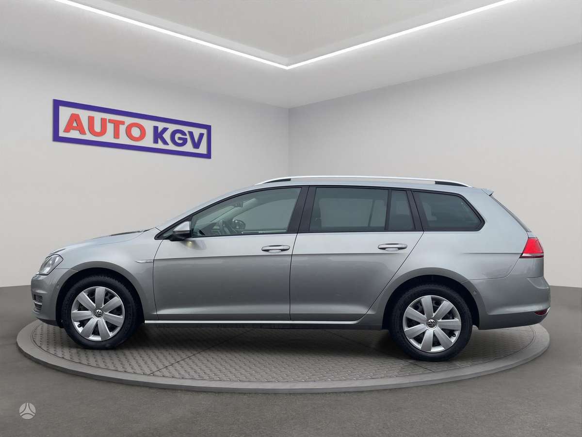 Volkswagen Golf 2014 — rear view