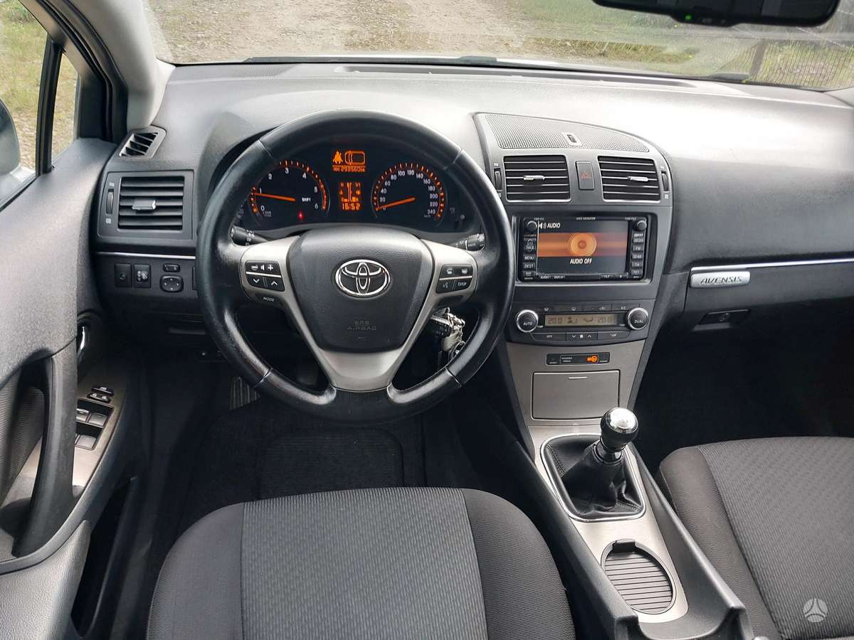 Toyota Avensis 2010 — photo 10