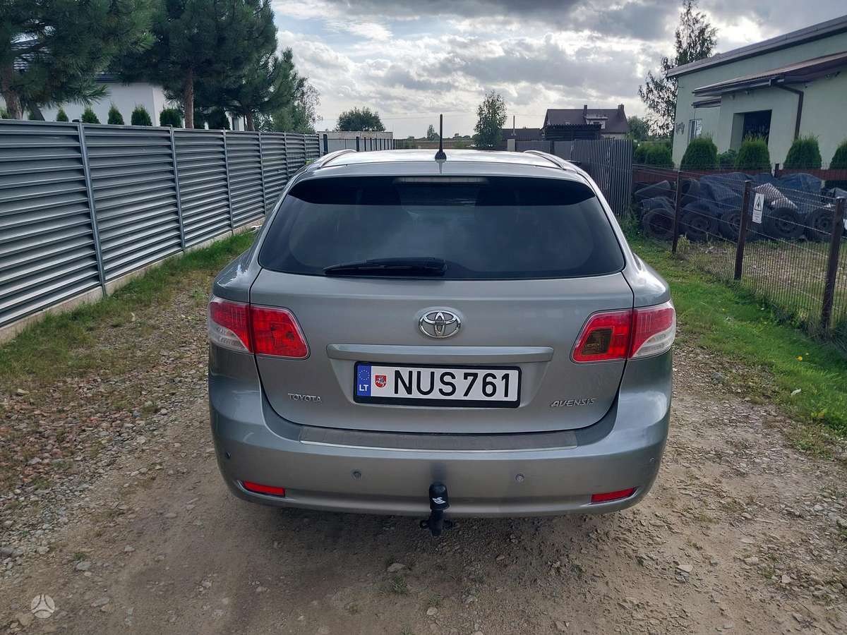 Toyota Avensis 2010 — photo 5