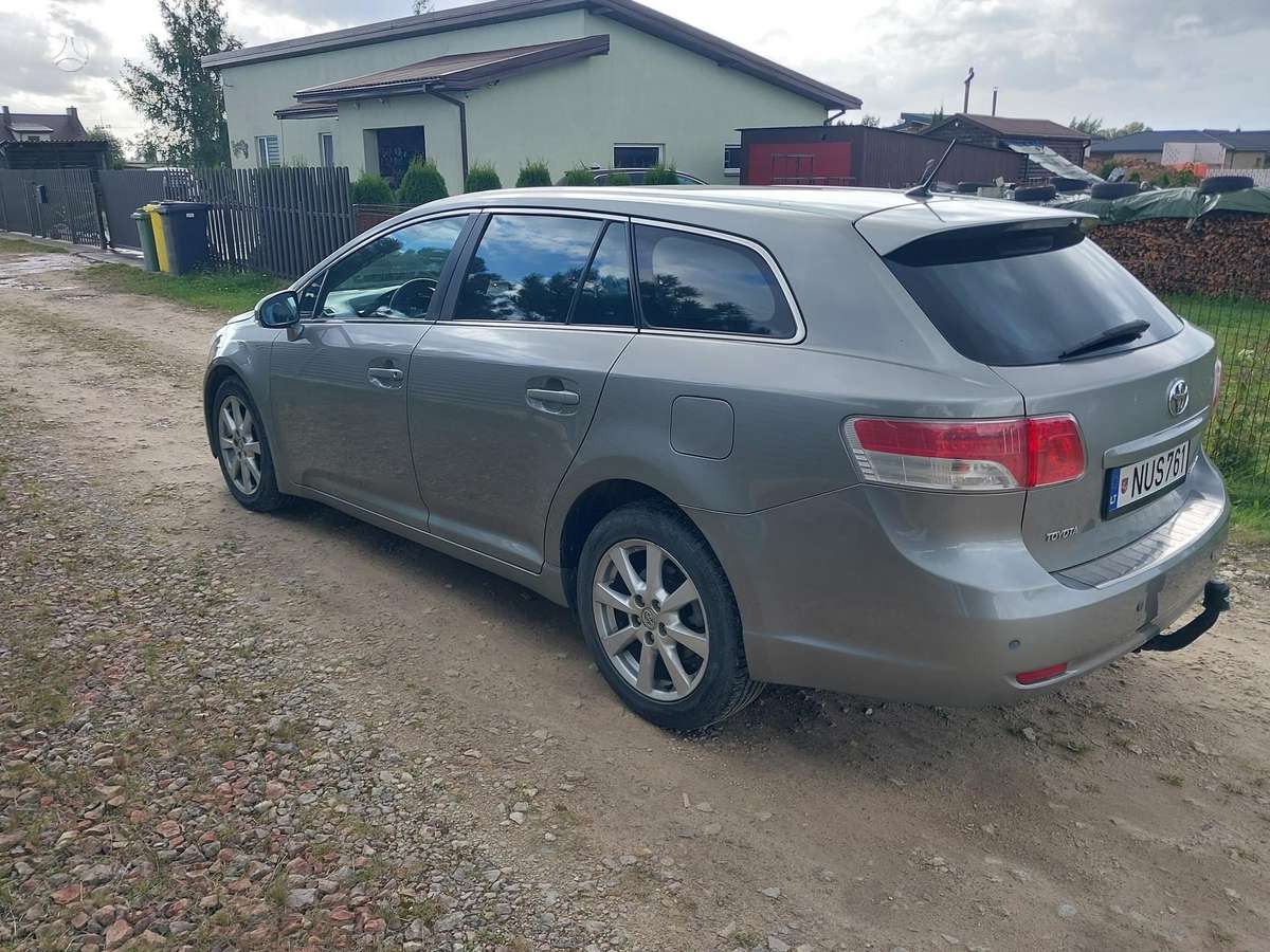 Toyota Avensis 2010 — photo 6
