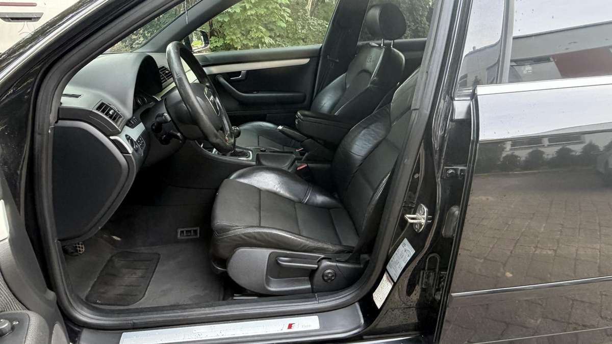 Audi A4 2006 — photo 10