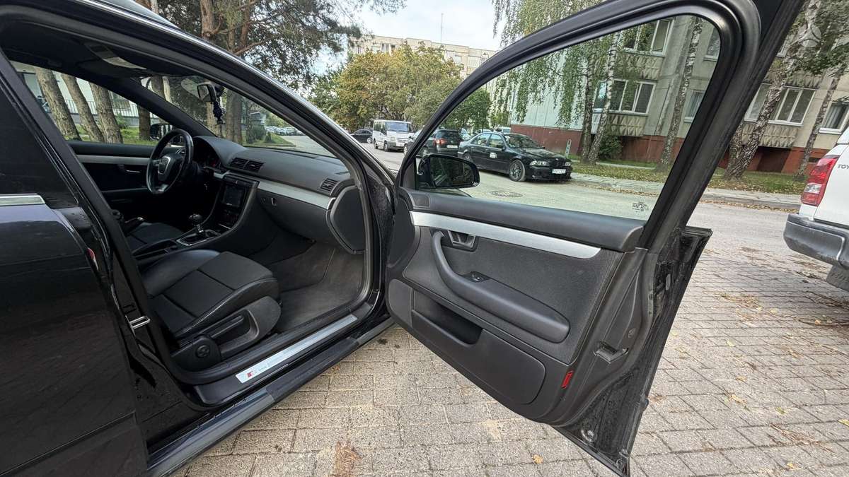 Audi A4 2006 — photo 11