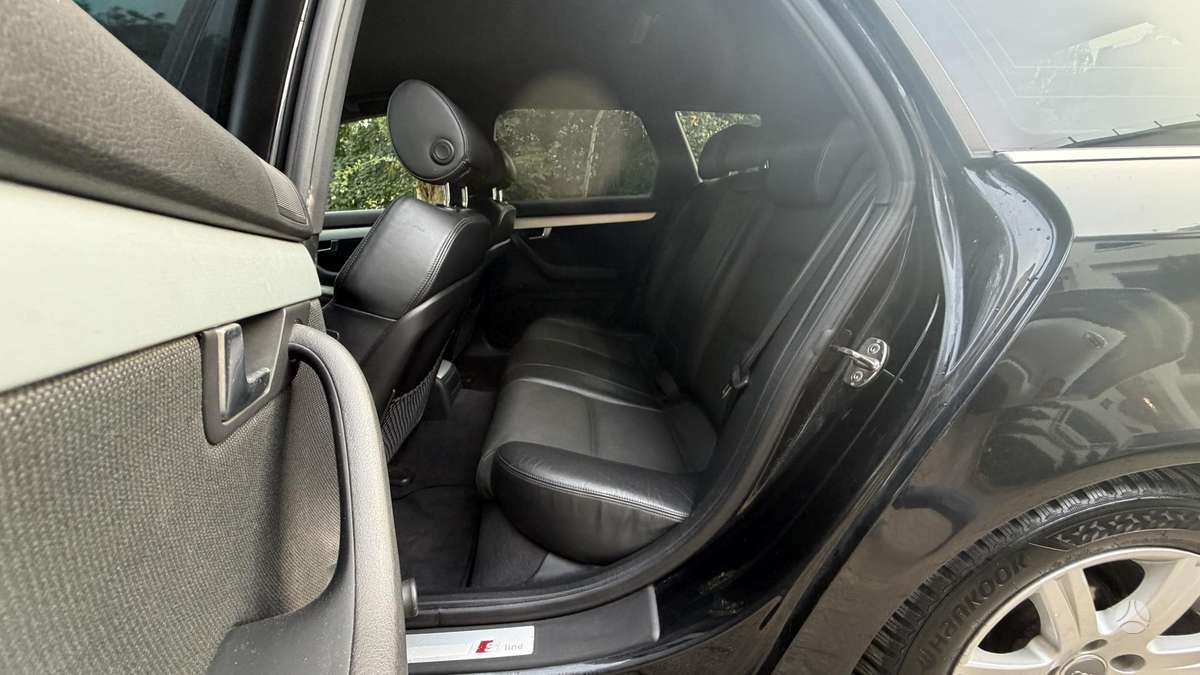 Audi A4 2006 — photo 15