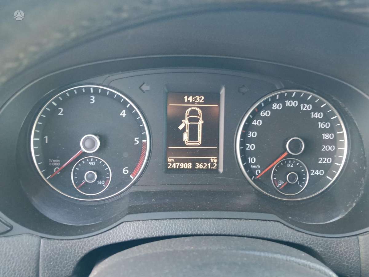 Volkswagen Sharan 2013 — photo 13