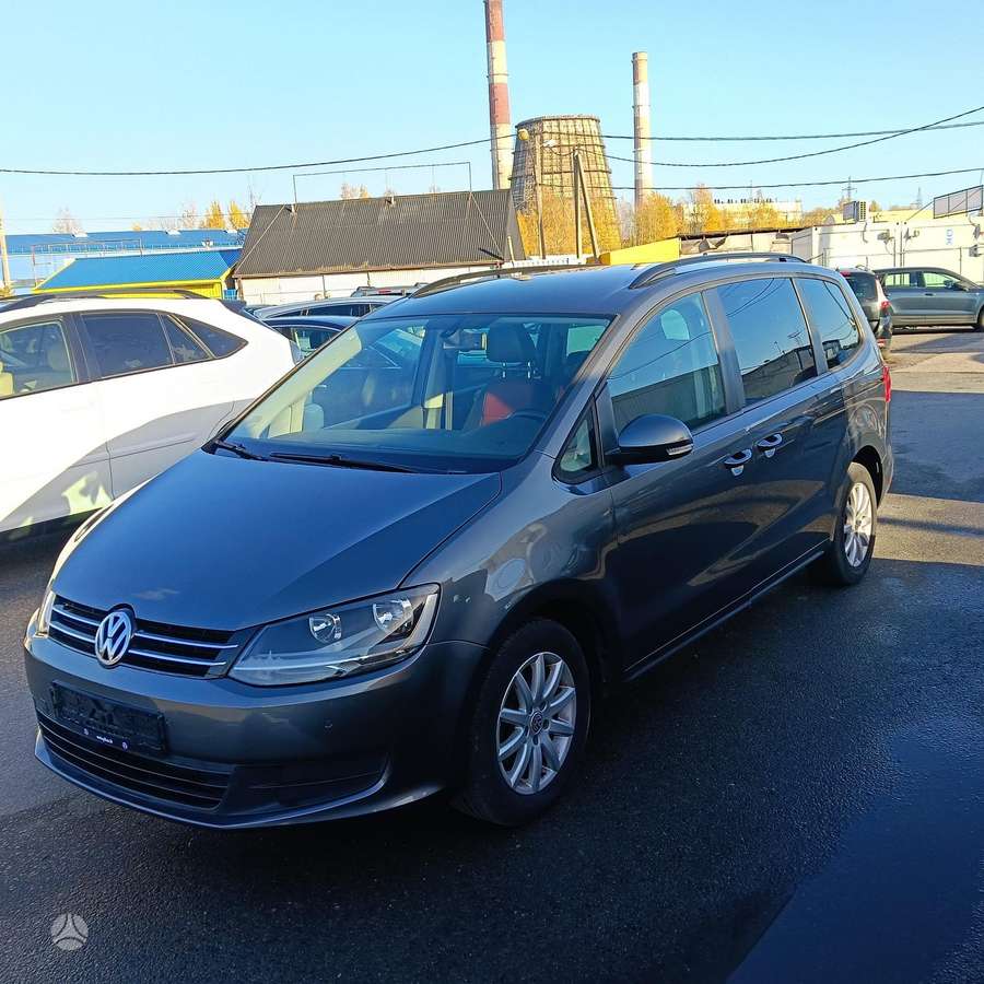 Volkswagen Sharan 2013 — rear view