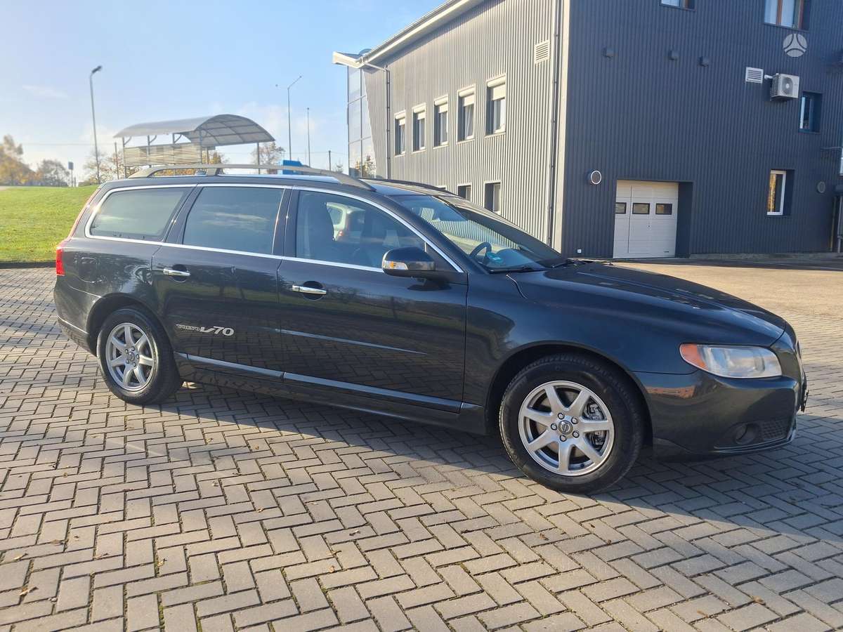 Volvo V70 2009 — салон