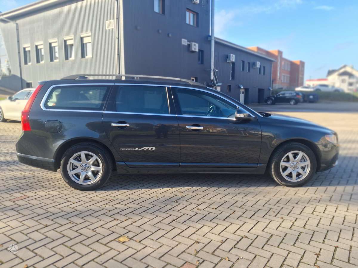 Volvo V70 2009 — двигун 2400 cm³, 205 HP (151kW)