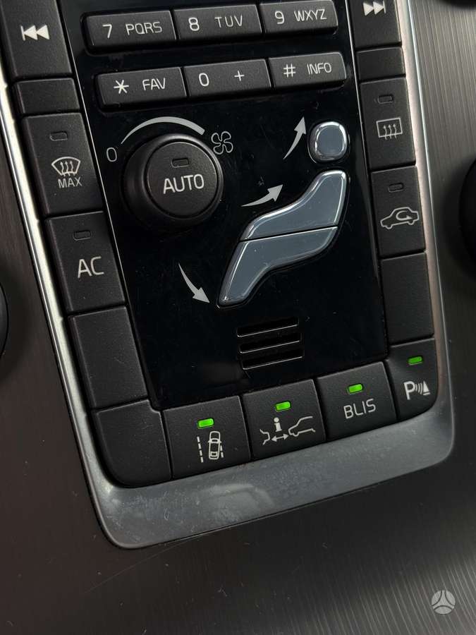 Volvo V60 2012 — photo 13