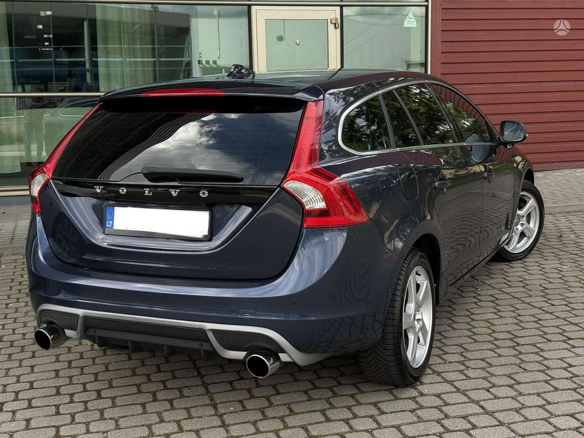 Volvo V60 2012 — photo 16