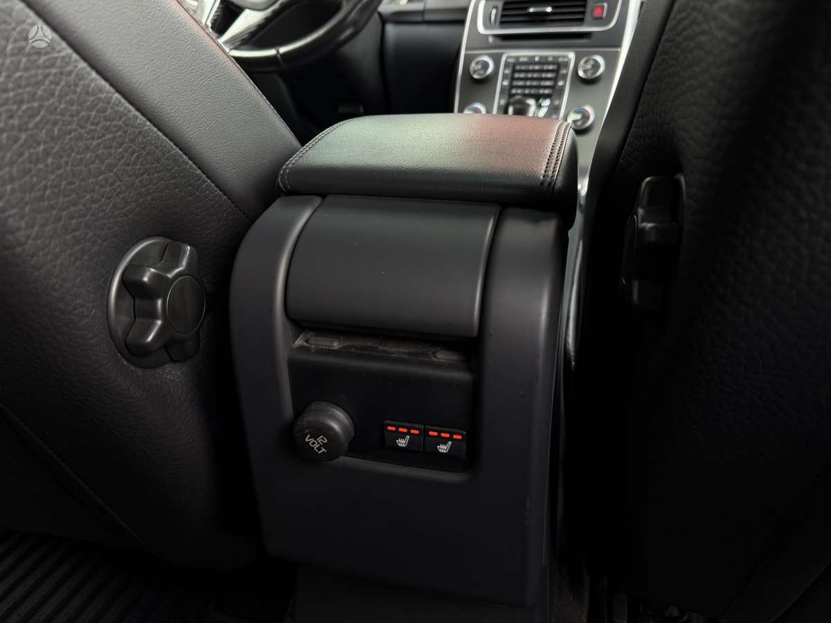 Volvo V60 2012 — photo 21