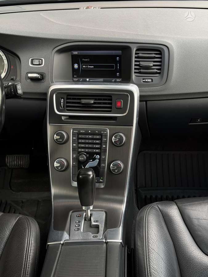 Volvo V60 2012 — photo 26