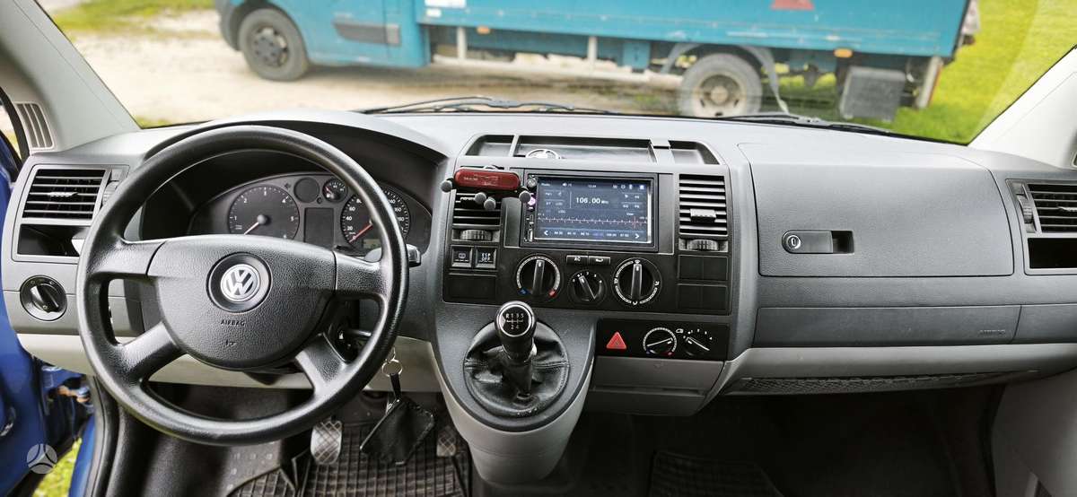 Volkswagen Transporter 2008 — photo 17