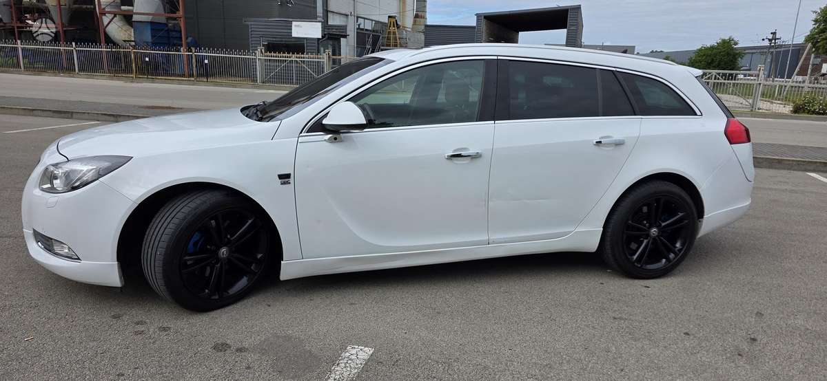 Opel Insignia 2012 — photo 12