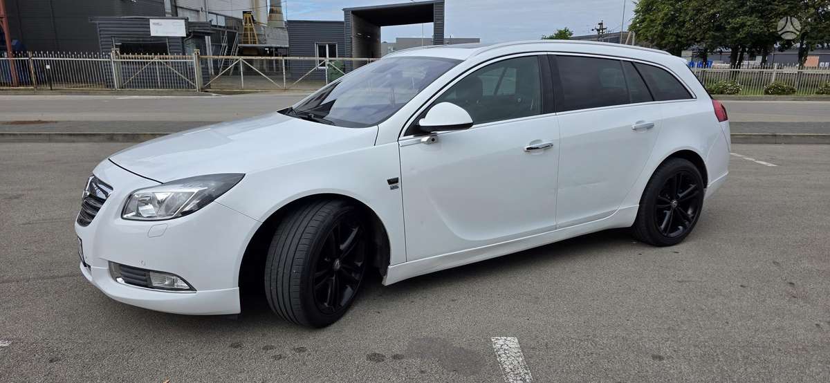 Opel Insignia 2012 — photo 13
