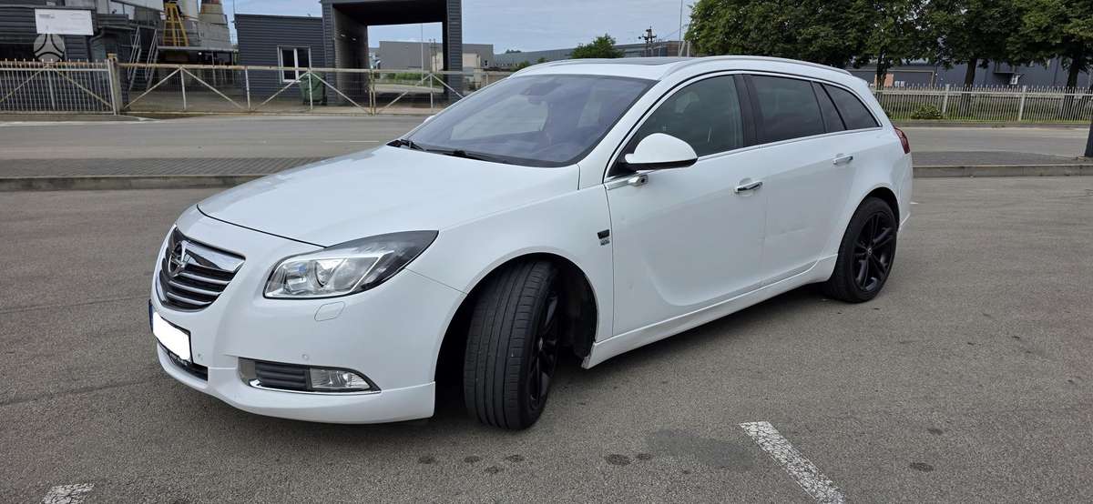 Opel Insignia 2012 — photo 14